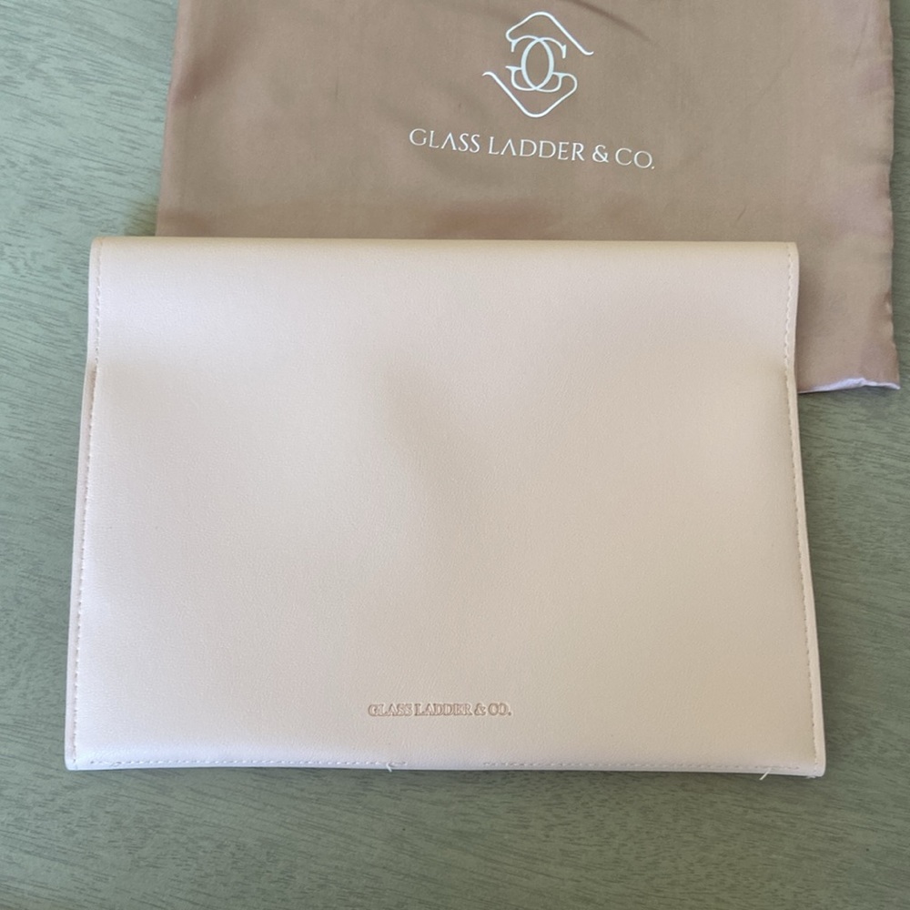 New Glass Ladder & Co. Meghan Portfolio Clutch - Picture 4 of 4